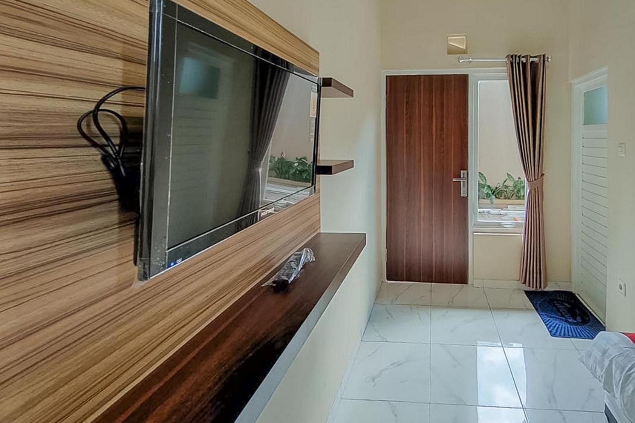 Reddoorz Near Bns Batu Hotel Tlekung Kültér fotó